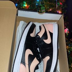 Jordan 1 Low Crimson Tint 