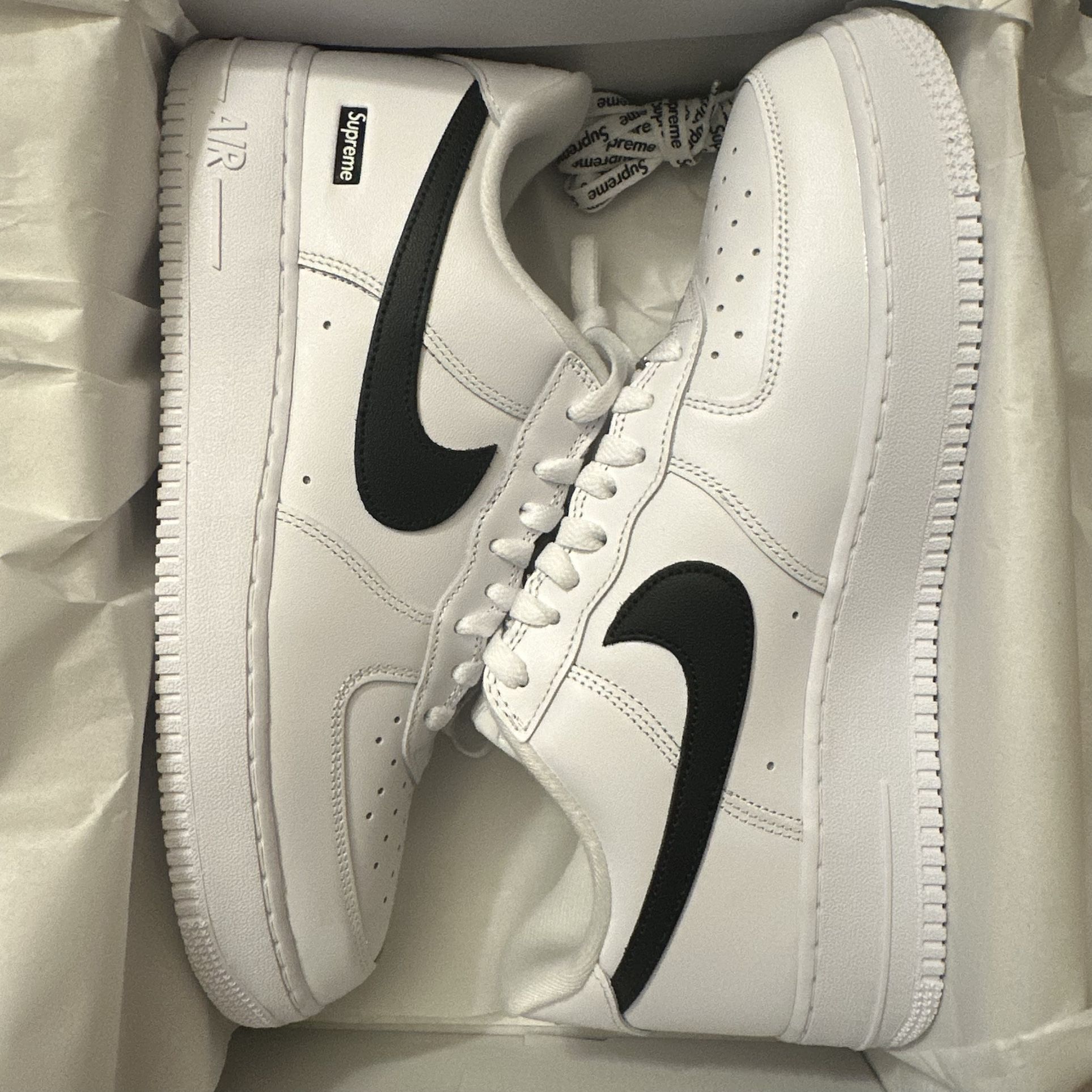 Nike Supreme Air Force 1 White Black