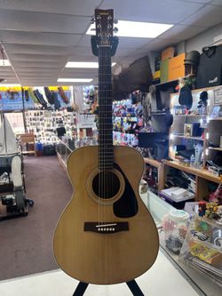 Yamaha FG 331 Series Acoustic Guitar