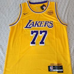 Luka Doncic Los Angeles Lakers Men's Small Stitched Jersey 