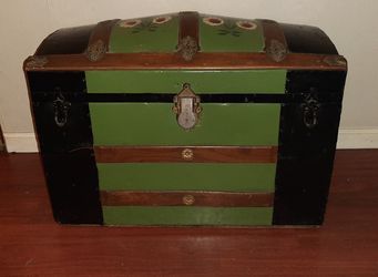 Antique 1800's steamer trunk