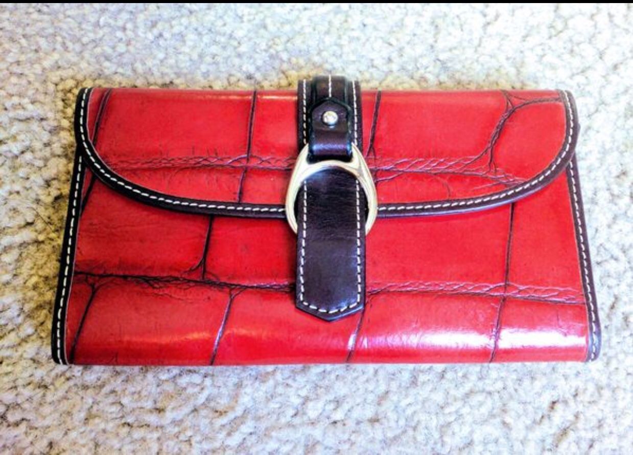 DOONEY &BOURKE CROC EMBOSSED LEATHER HANDBAG & MATCHING WALLET