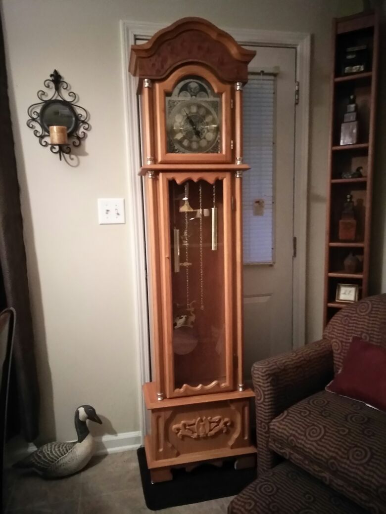 Awesome grandfather clock perfect condition chime's every hour great Christmas gift