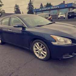 Blue Nissan Maxima (2010)