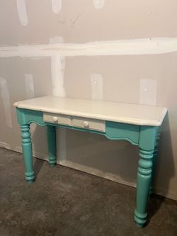 Vintage 90’s pier 1 desk/table