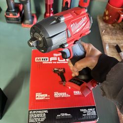 Milwaukee Half-Inch Mid Torque Impact Wrench