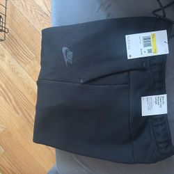 Nike Tech Size Small BRAN NEW W/TAGS