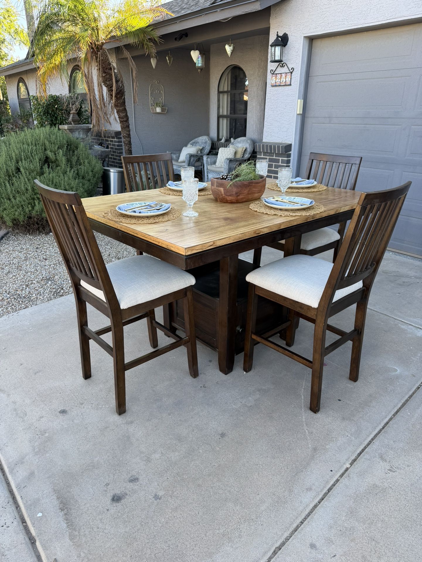 Dining Table With 4 Chairs