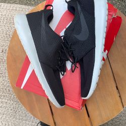 Nike Roshe Size 13