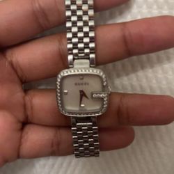 Gucci G-Gucci Diamond Bezel