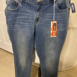 NWT Woman’s Old Navy Rock Star Mid-Rise Jeans Size 18 Regular 