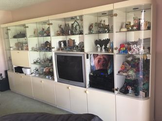 Large wall unit high end paid 2,500$