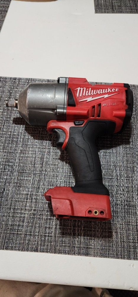 Milwaukee Impact Wrench 1/2" 1400 Lbs Torque