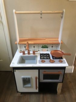Play Kitchen
