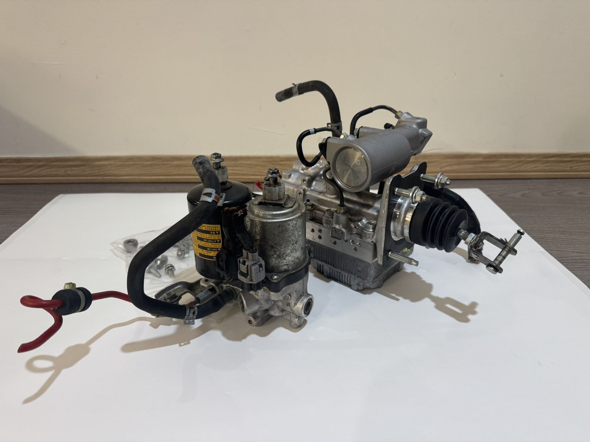 2010-2015 Toyota PRIUS Hybrid ABS Pump & Brake Booster SET Untested