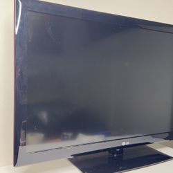 LG 42” TV 42LK520 w Remote HDMI Cable Power Cord Manual Bundle