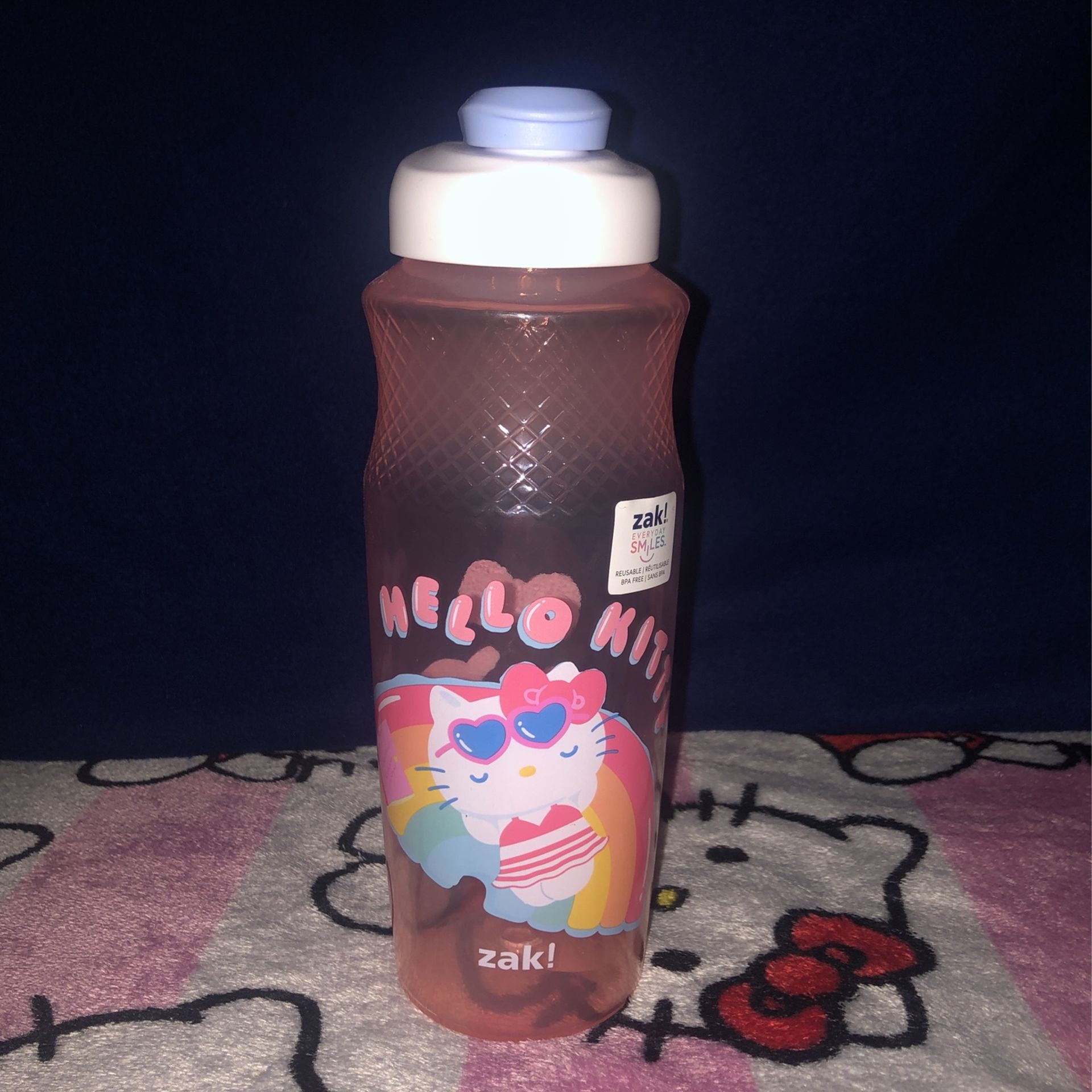 Zak! Sanrio HELLO KITTY 30oz REUSABLE WATER BOTTLE. New!