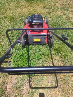 Self propelled lawn mower