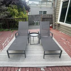 Sun Lounger set up (Loungers, Carpets & Table)