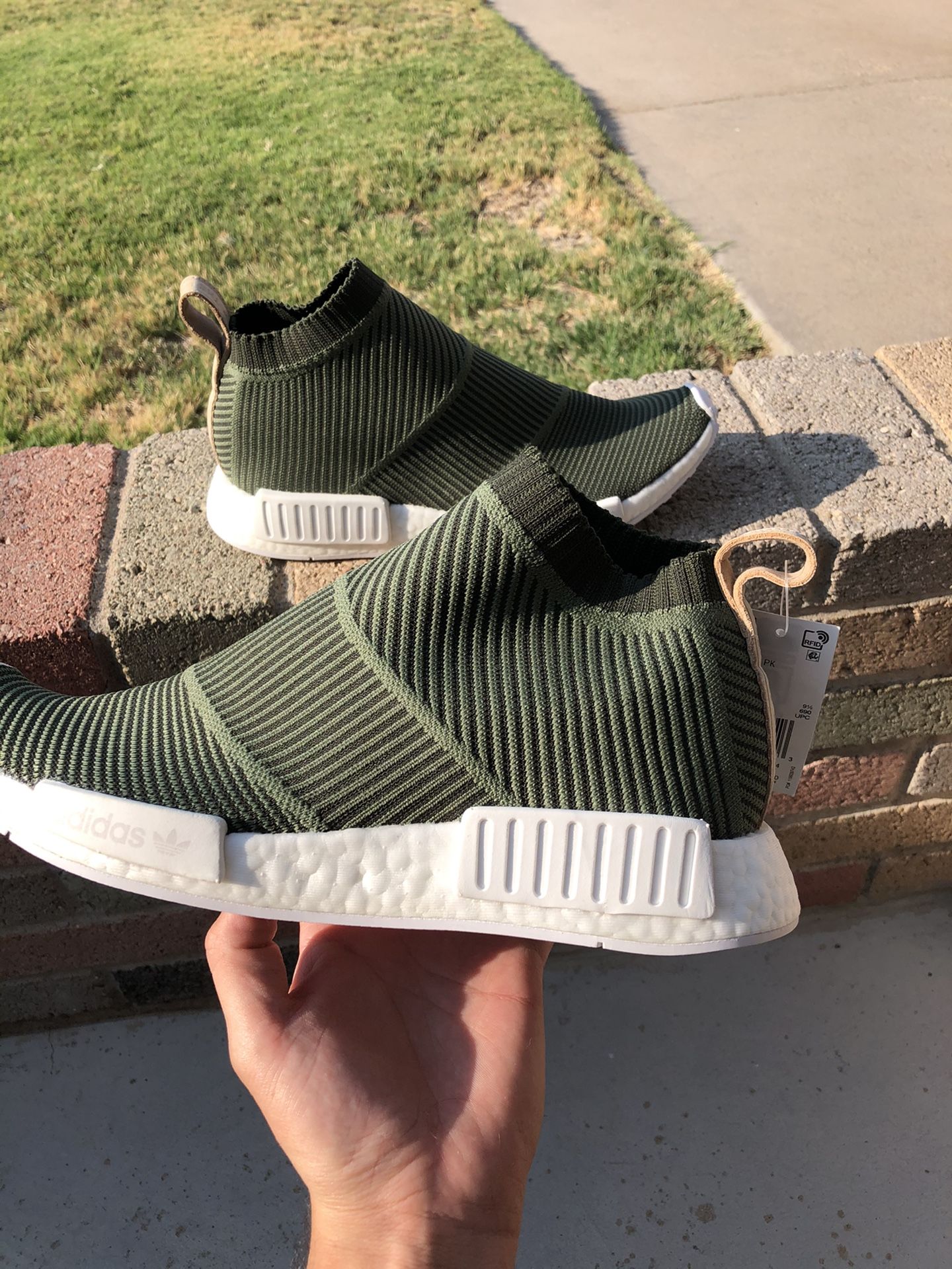 Nmd r1 primeknit night cargo size 10