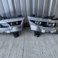 2019 UP 2023 RAM 1500 SET OF HEADLIGHTS 