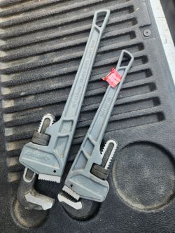 18" & 14" Pipe Wrench Husky