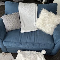 Cindy Crawford Blue Couch Set