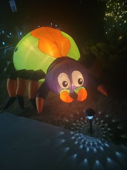 Light Up Inflaitable Spider With Moving Head