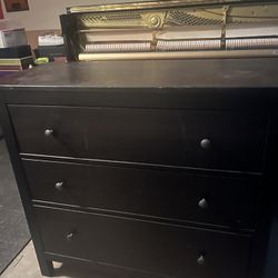 Dresser/Nightstands