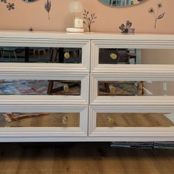 White 6 Drawer Dresser With Mirrored Drawers