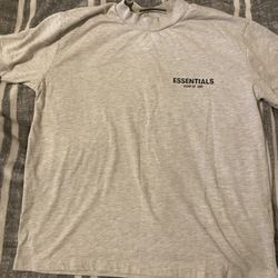 Essential T-Shirt 