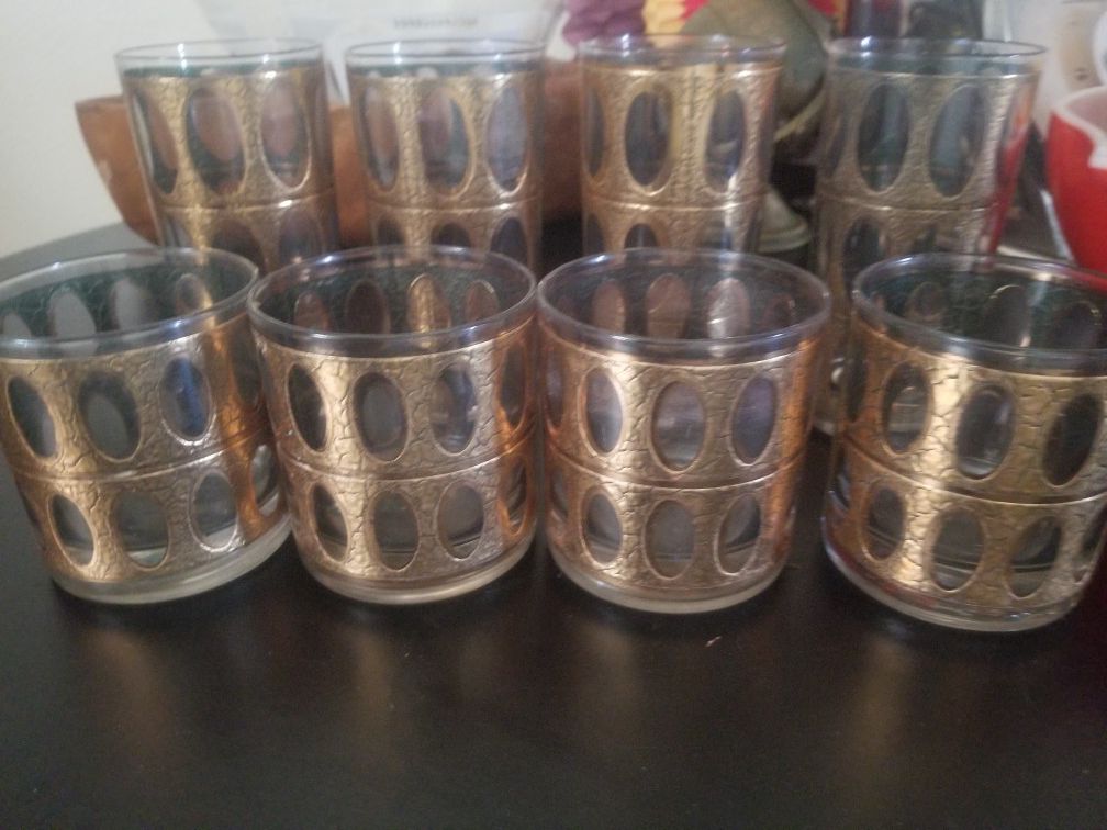 PERFECT MID CENTURY RAISED SURFACE COCKTAIL GLASSES