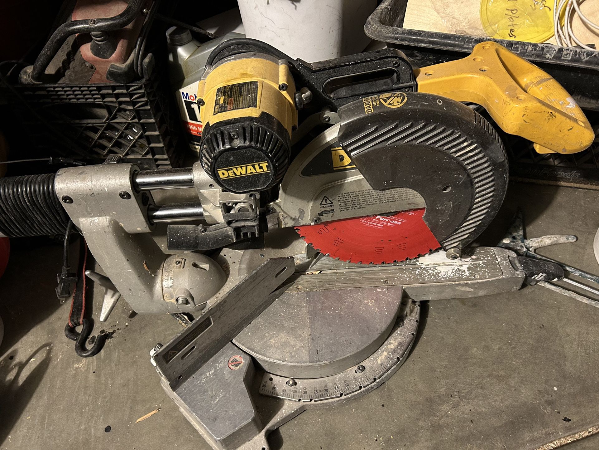Dewalt 12 Inch Sliding Dble Bevel Mitersaw