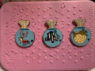 Vintage Finding Nemo fish bag pins from 2005