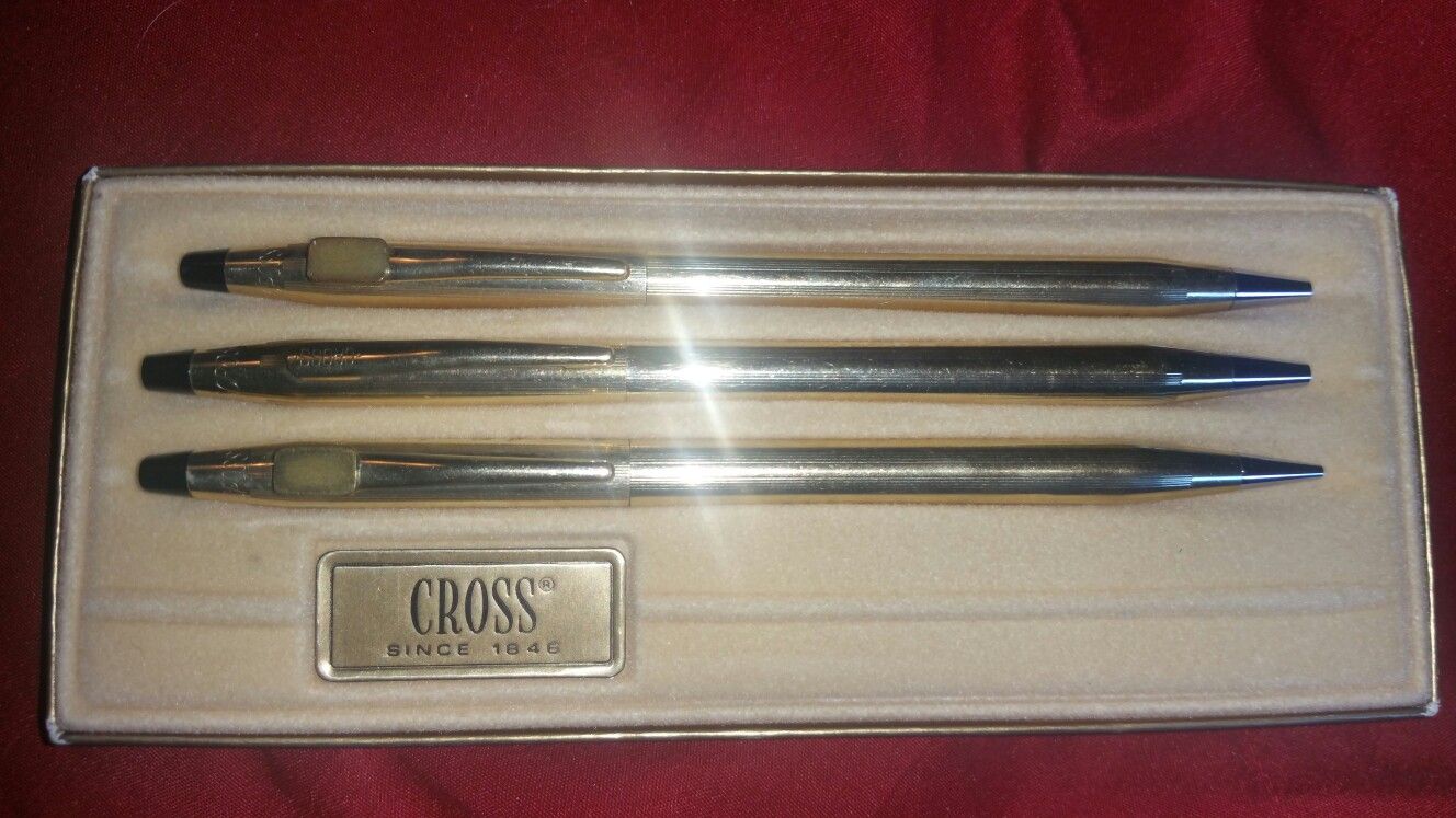 Cross pens all gold plated , extra ink