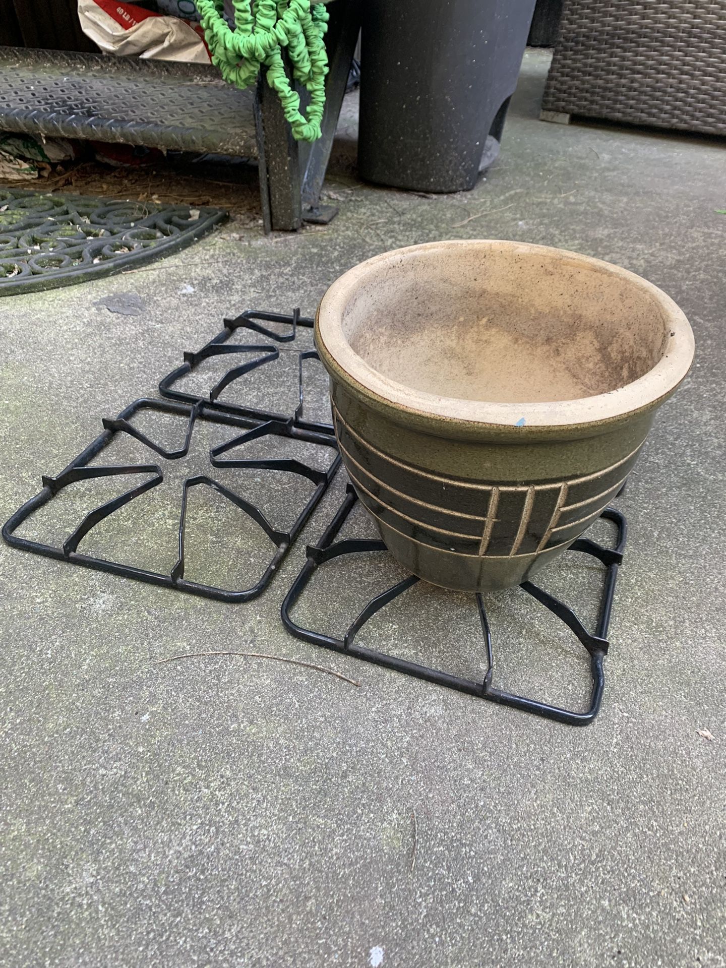 Metal Stove Grates—Ideal Plant Stands for Drainage! (Various Styles)🪴