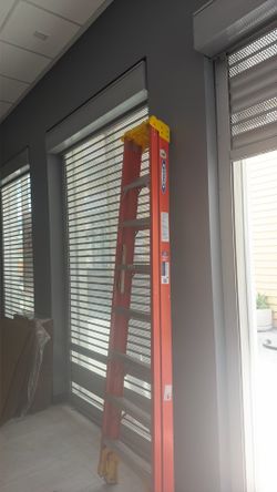 8 ft 300 lb ladder