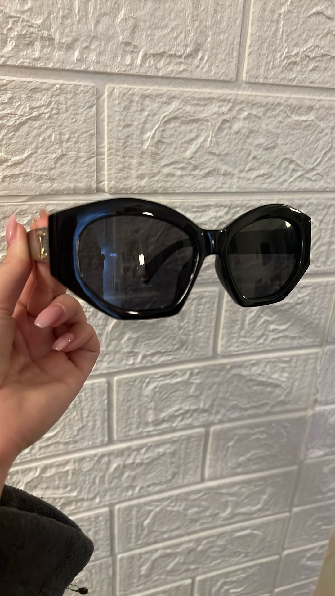 oversized sunglasses 