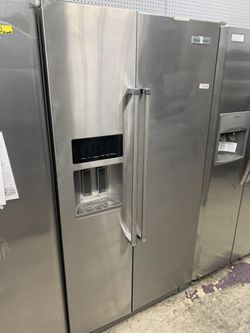 Kitchen aid side by side in stainless steel counter depth used