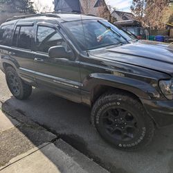 1999 V8 Grand Cherokee (Low Miles)