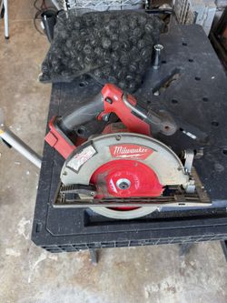 Milwaukee m18 fuel 7 1/4 circular saw