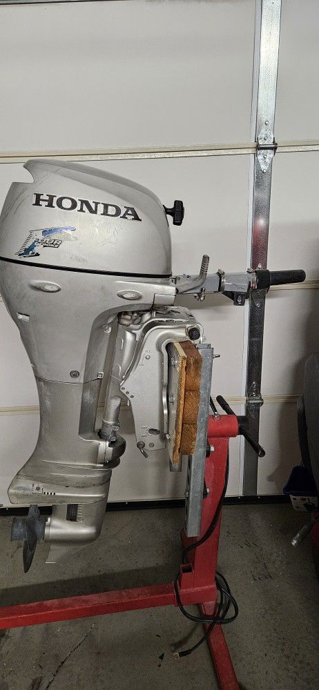 2006 Honda Long shaft, electric start and tilt