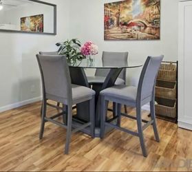 Round Dining Table with 4 Chairs