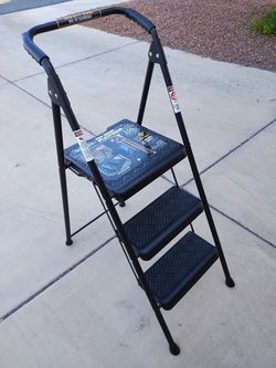 Werner Pro-Grade 3-Step Platform Ladder - Exceptional Condition