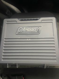 Coleman single burner stove in carrying case