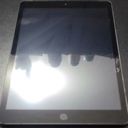 APPLE IPAD 7TH GENERATION 10.2" wifi + cellular 32GB UNLOCKED