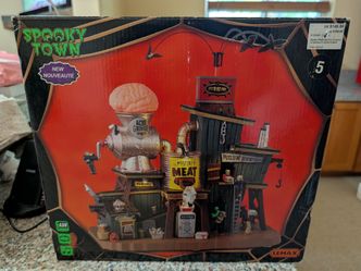 Spooky Town Halloween Decor