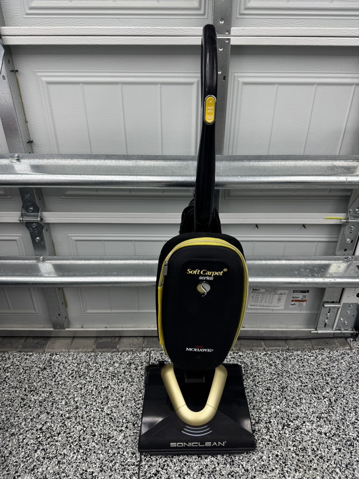 HARDLY USED SONICLEAN MOHAWK SOFT CARPET UPRIGHT VACUUM