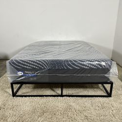 Queen Sealy Posturepedic Plus Hybrid Mattress (Delivery Available)