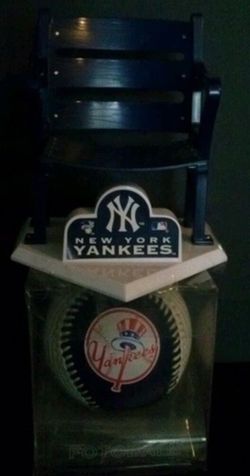 New York Yankees Bronx Bombers miniature stadium seat chair with Yankees team baseball